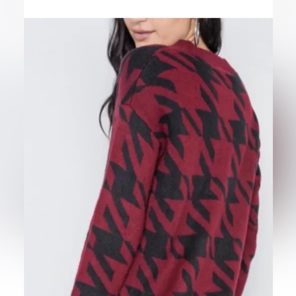 Burgundydy Plaid Geo Print Crew Neck Dweater - Picture 5 of 6